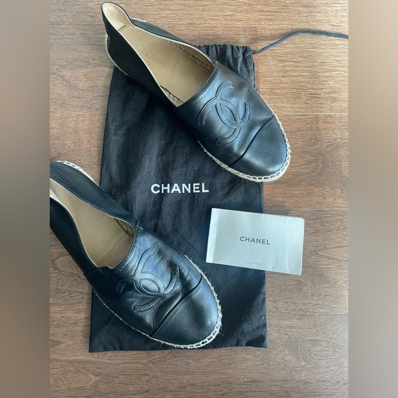 Authentic CHANEL Lambskin CC Espadrilles - Picture 10 of 10